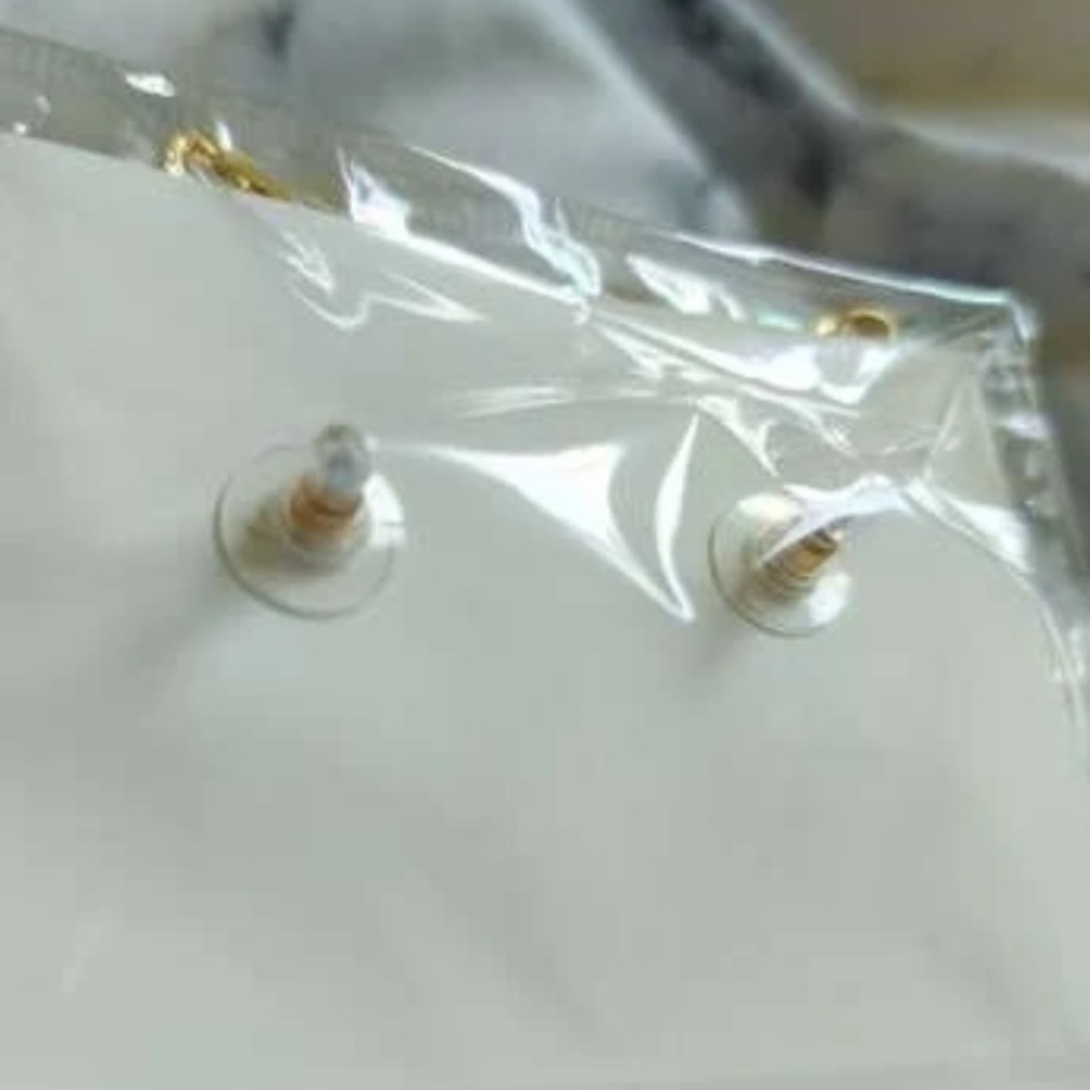 🌻 {3/$20} Golden Butterfly Wing Stud Earrings - Picture 8 of 10